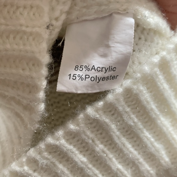 Angashion Women’s Sweater medium - Picture 4 of 7